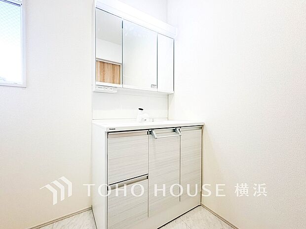 ご家族の1日が始まり、1日の終わりを締めくくる洗面空間。