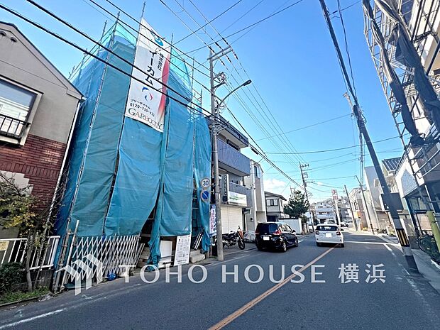 生活利便に優れた住環境に立地し、ゆとりある生活が送れます。(2025年12月撮影)