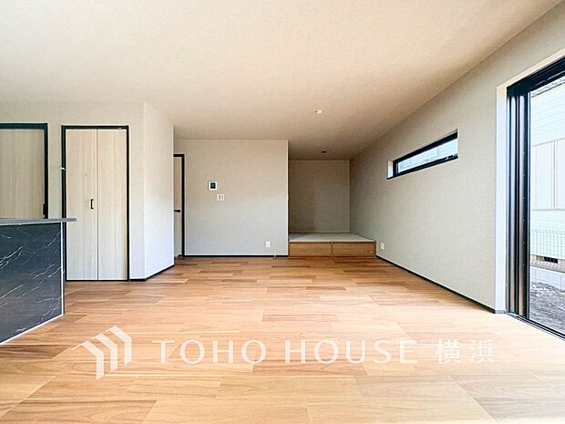 家族と過ごす時間を大切にしたい方にぴったりの明るくゆとりある住空間です。（A棟）