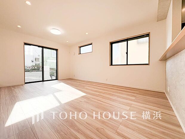 日当りの良い明るいリビングは、家族の笑い声に満ちています。