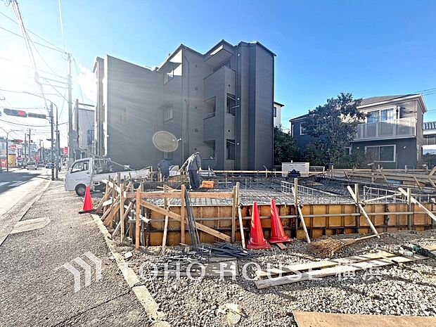 暖かな陽光と爽やかな風がハーモニーを奏でる上質な空間を愉しむ暮らし。(2025年12月撮影)