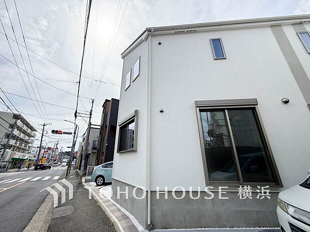 生活利便に優れた住環境に立地し、ゆとりある生活が送れます。