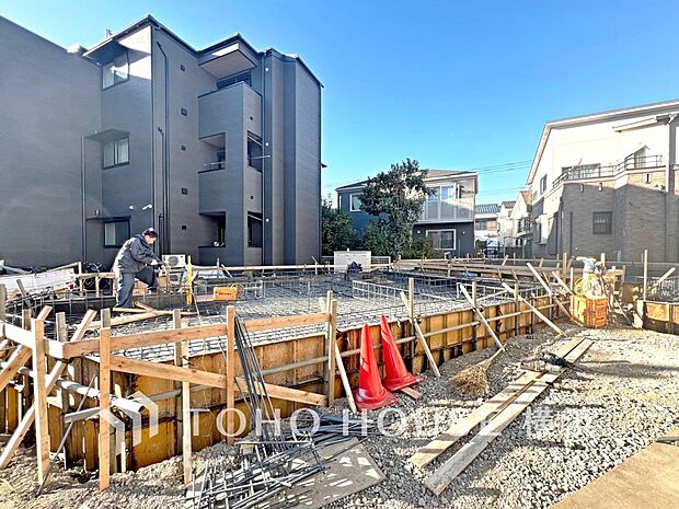 良質な環境に暮らす永住の邸がここに誕生します。（2025年12月撮影）