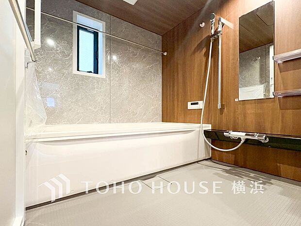 一日の疲れが癒される優雅な時間を堪能できるゆとりあるバスルームです。