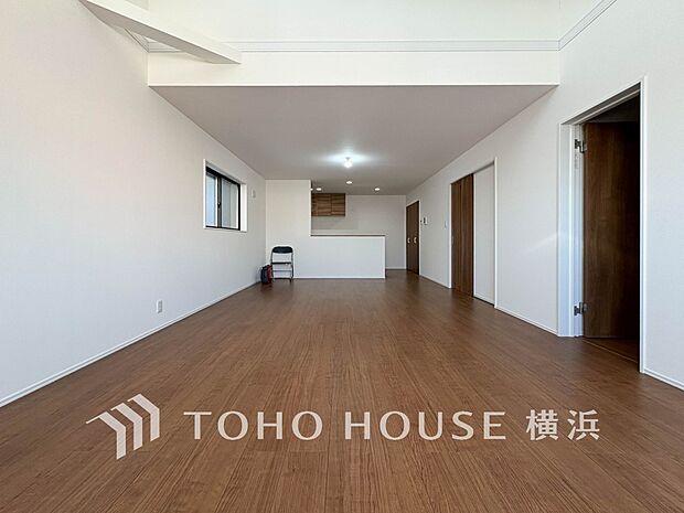 対面キッチンでリビングのご家族と会話を楽しみながらお料理できます。