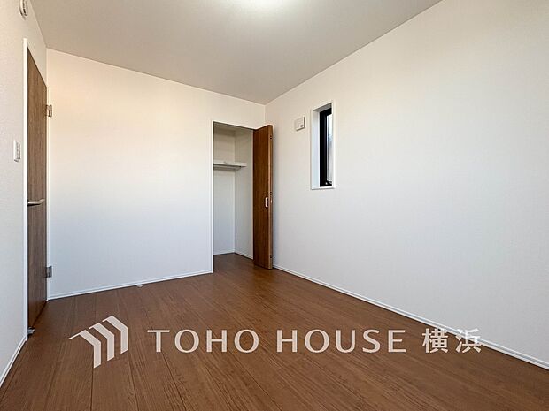 収納スペースもあり、生活しやすい居住スペースです。