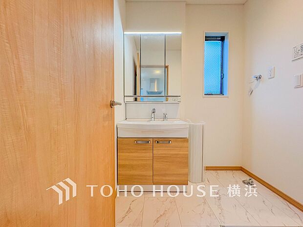 ご家族の1日が始まり、1日の終わりを締めくくる洗面空間。