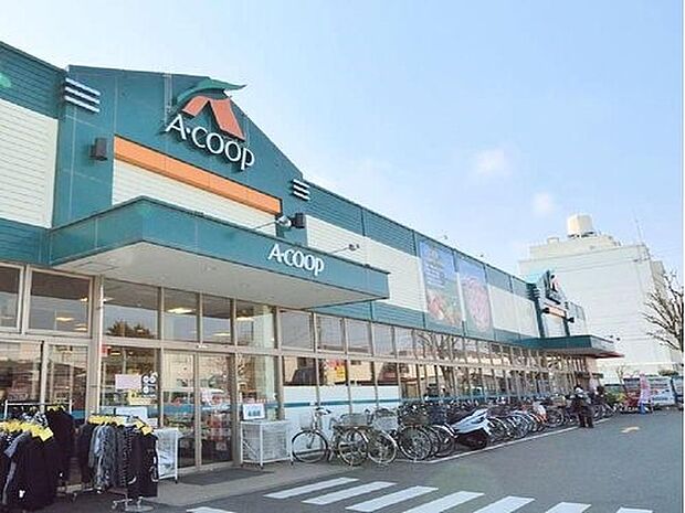 A・コープ原宿店　450m　国産農畜産物にこだわるスーパー。国産と聞くと安心しますよね。Vポイントが利用できるようになりました。 