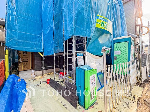 十分な広さのカースペースは、お車2台分の広さがあります。(2025年12月撮影)