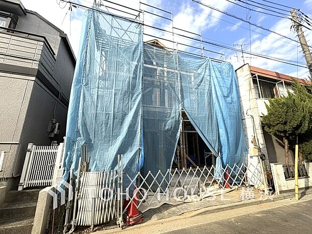 敷地内に駐車スペースがあると、日々の暮らしのをスムーズに運ぶ事が出来ます。（2025年12月撮影）