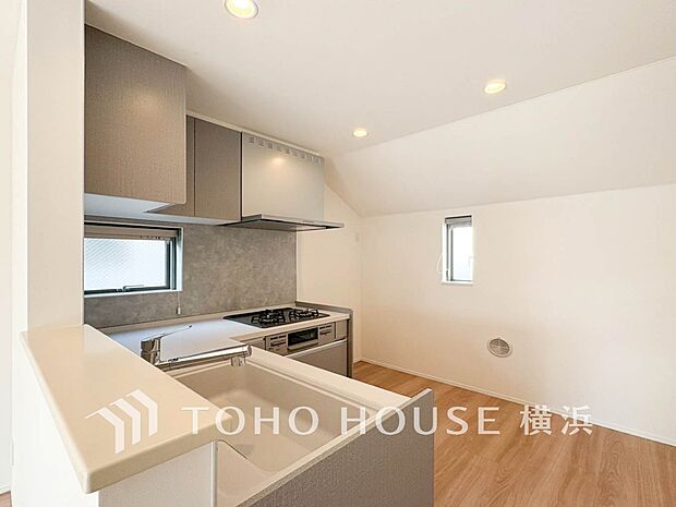 環境の良い場所にセンス良く暮らしたい、こだわりの室内には至福のシーンが繰り広げられます。