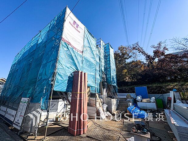 良質な環境に暮らす永住の邸がここに誕生します。(2025年12月撮影)