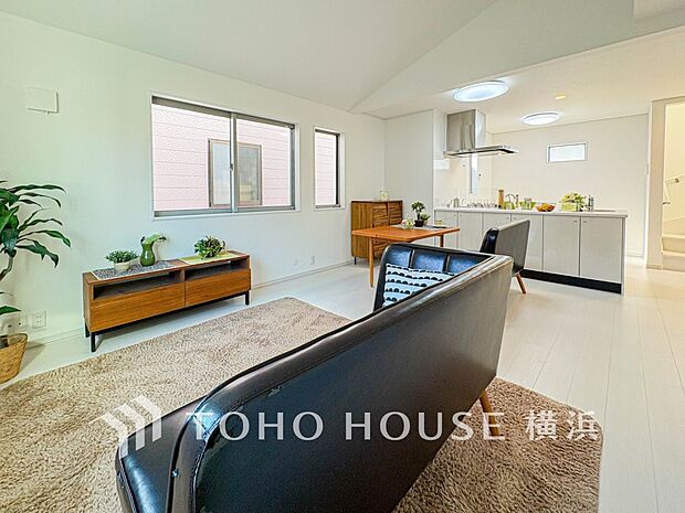 家族と過ごす時間を大切にしたい方にぴったりの明るくゆとりある住空間です。