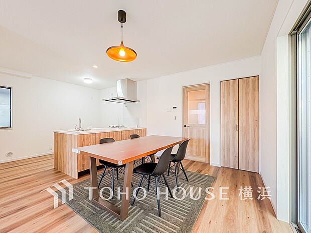 ご家族やお客様との時間など、多くの時を刻む空間。