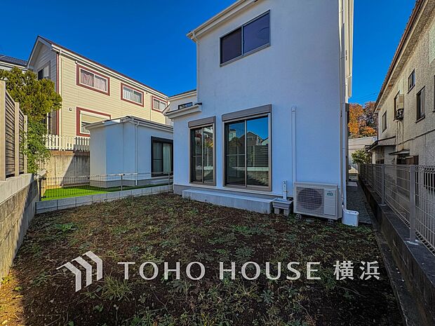 たっぷり降り注ぐ日差しの下バーベキューを楽しんだり、大切な家族やペットと楽しい休日を。