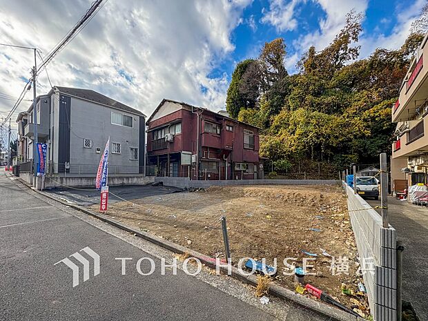 良質な環境に暮らす永住の邸がここに誕生します。(2025年12月撮影)