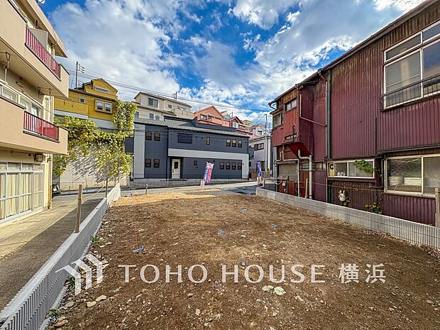 暖かな陽光と爽やかな風がハーモニーを奏でる上質な空間を愉しむ暮らし。(2025年12月撮影)