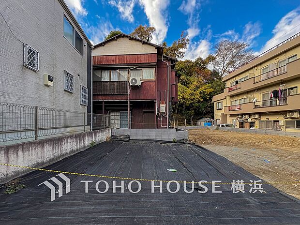 敷地内に駐車スペースがあると、日々の暮らしのをスムーズに運ぶ事が出来ます。(2025年12月撮影)