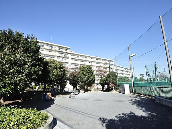 東永谷三丁目第二公園　71m　住宅街の中の公園。健康遊具があり、幅広い世代の方に親しまれている公園です。