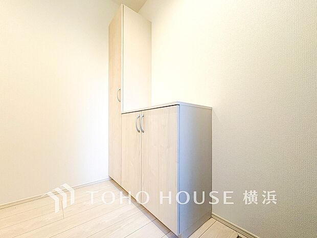 上質感漂う玄関。居住者の帰り、訪れる方を優しく迎えてくれます。