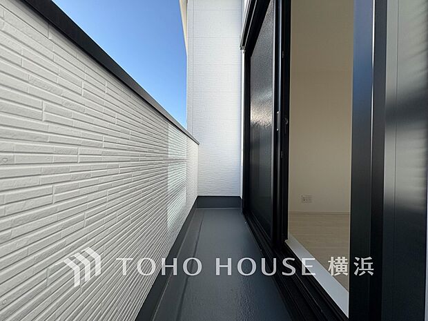 お部屋にも爽やかな風と暖かく柔らかな日差しが差し込み、毎日の暮らしを豊かに彩ります。