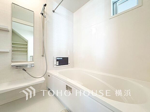 すっきりとした清潔感が感じられ、心身をリフレッシュできる寛ぎを深めてくれるスペースです。