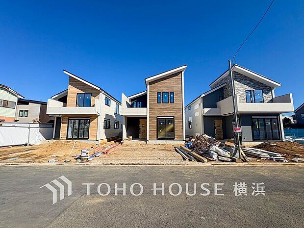 表現された空間は豊かな光と風を纏い、暮らしの時間を豊かにしてくれます。（2025年12月撮影）