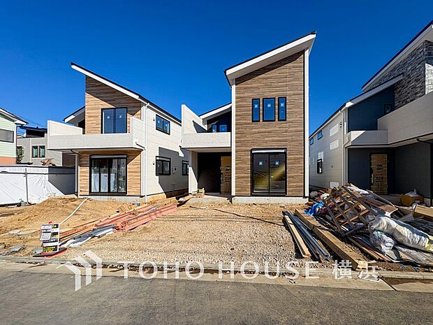 暖かな陽光と爽やかな風がハーモニーを奏でる上質な空間を愉しむ暮らし。（2025年12月撮影）