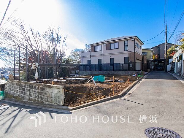 子育て環境、生活利便に優れた住環境に立地し、ゆとりある生活が送れます（2025年12月撮影）