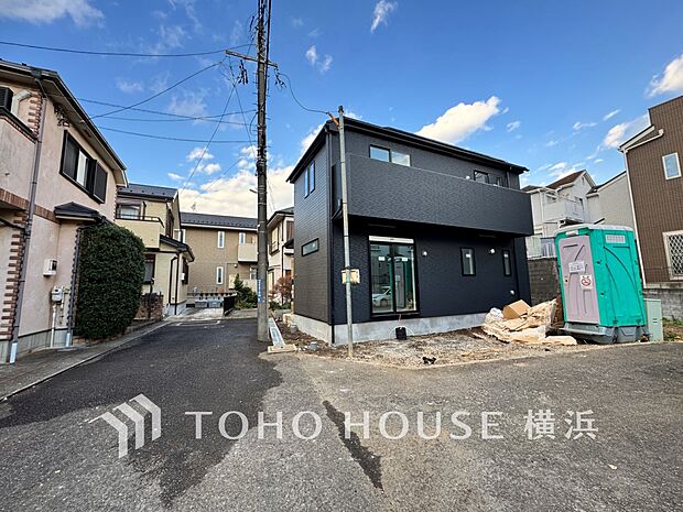 小学校、公園が近く子育てにも安心の住環境です。(2025年12月撮影)