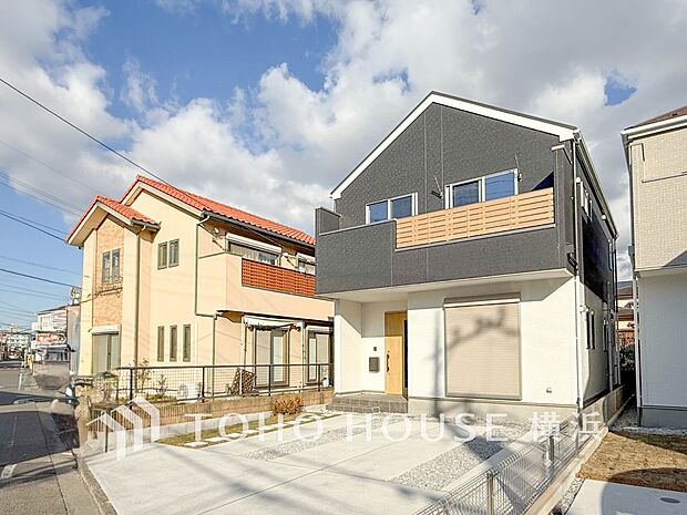 十分な広さのカースペースは、お車2台分の広さがあります。