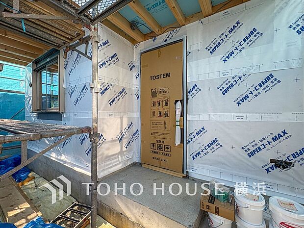 お住まいの顔となる玄関。住まう方のプライドを満たすクオリティを備えています。(2025年12月撮影)