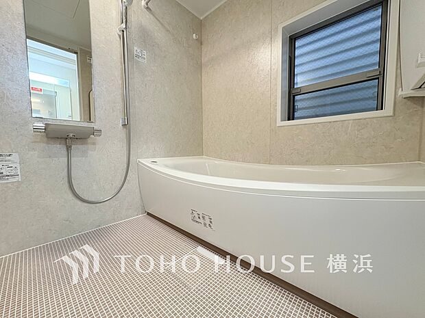 一日の疲れが癒される優雅な時間を堪能できるゆとりあるバスルームです。