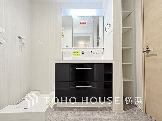 ご家族の1日が始まり、1日の終わりを締めくくる洗面空間。