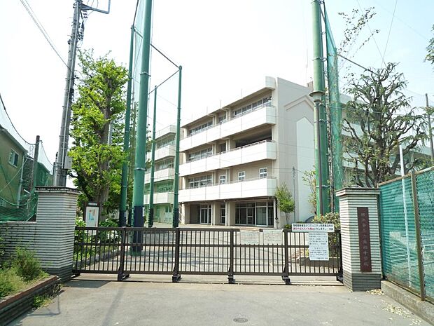 横浜市立六角橋中学校　850m　 