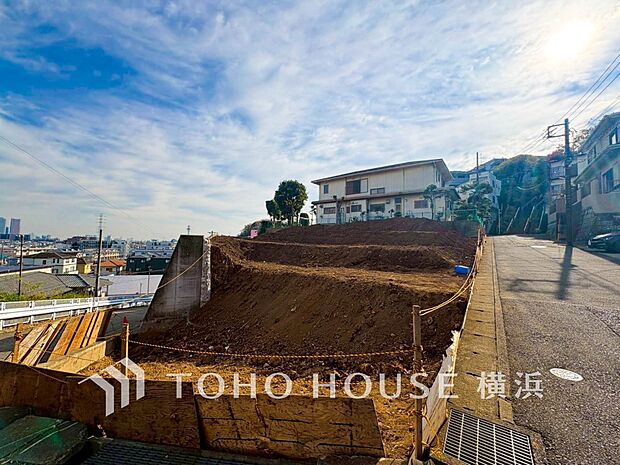 街並み全体のデザインへの拘りと充実した設備はきっとご満足いただける筈。(2025年12月撮影)