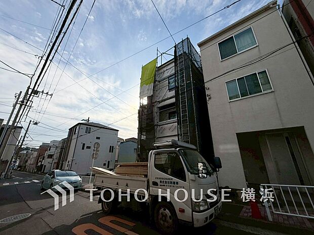 良質な環境に暮らす永住の邸がここに誕生します。(2025年12月撮影)