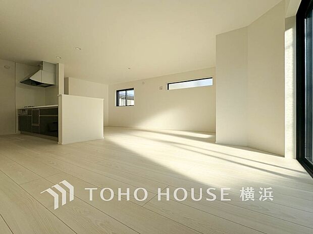 家族みんなが爽やかに健やかに過ごせるように、溢れる光をたっぷり取り込んだリビング。