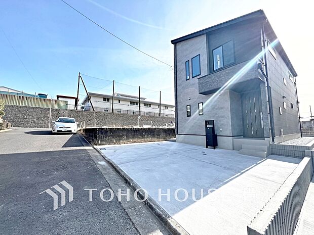 生活利便に優れた住環境に立地し、ゆとりある生活が送れます。