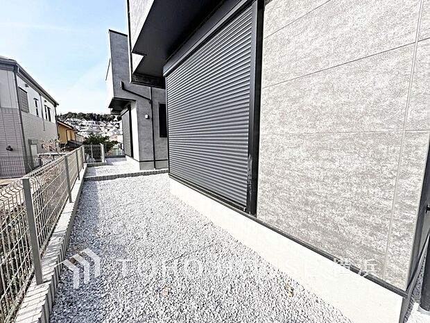 ガーデニングで色とりどりの草花を綺麗に飾ればより一層華やかな空間になります。