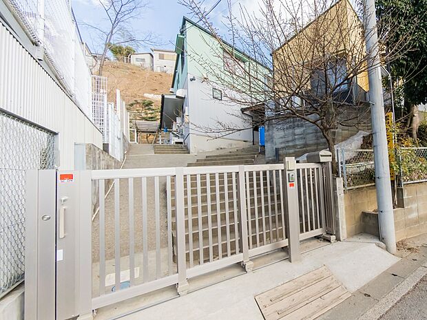 つくしんぼ保育園 400m 心豊かな成長発達を育んでいきたいと願っています。