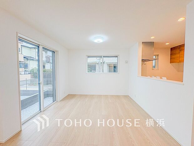 話に夢中になりすぎて、ついつい時を忘れてしまう。そんな束の間の幸せを感じさせてくれる場所。