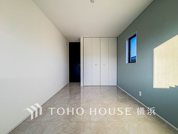 感性を育むプライベートルームはシンプルでスマートな空間。