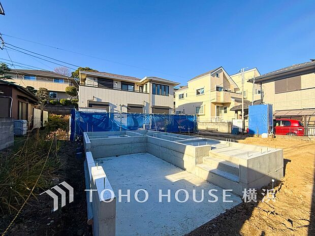 表現された空間は豊かな光と風を纏い、暮らしの時間を豊かにしてくれます。(2025年12月撮影)