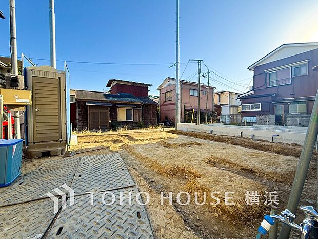 敷地内に駐車スペースがあると、日々の暮らしのをスムーズに運ぶ事が出来ます。(2025年12月撮影)