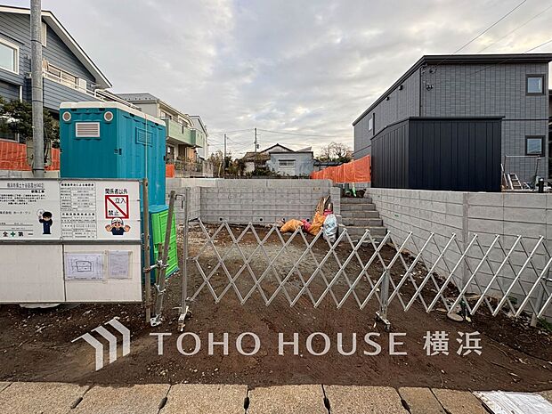 街並み全体のデザインへの拘りと充実した設備はきっとご満足いただける筈。（2025年12月撮影）