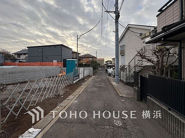 家の良し悪しだけでなく周辺環境も重要なポイント。（2025年12月撮影）