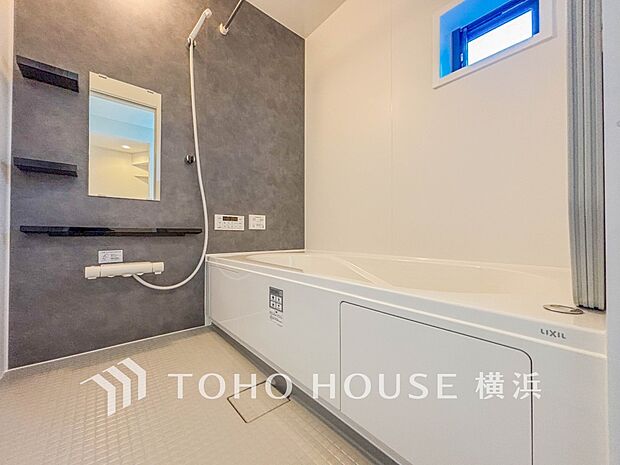 すっきりとした清潔感が感じられ、心身をリフレッシュできる寛ぎを深めてくれるスペースです。