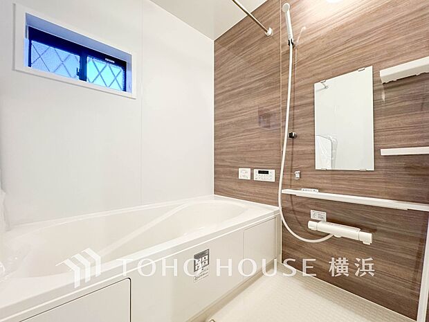 すっきりとした清潔感が感じられ、心身をリフレッシュできる寛ぎを深めてくれるスペースです。