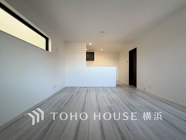 和やかで洗練された空間の演出。寛ぎとコミュニケーションを育む居心地のよい場所。